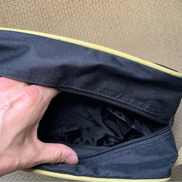 London Fog Toiletrie/Shave Kit bag - Picture 4 of 9